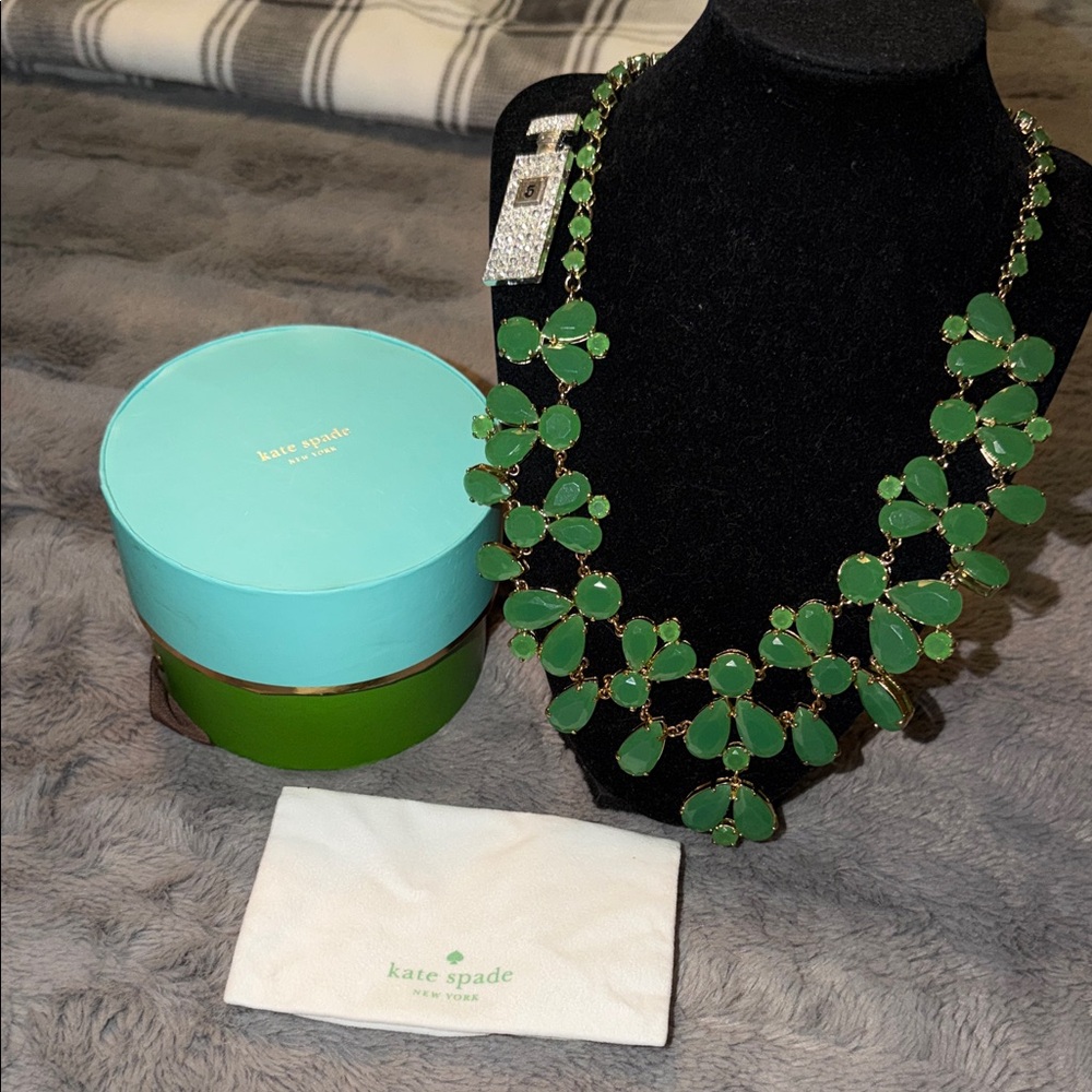 Preloved Kate Spade Emerald Green Floral Necklace adjustable sizing box n DB